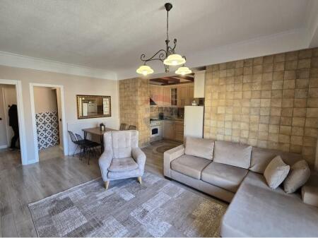 Apartament 1+1+ Gazoniere ne shitje Qender