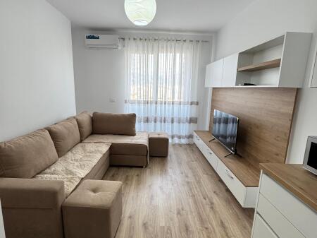 Appartamento in affitto 1+1 📍Golden park, di fronte a Amerikan 3  Arredamento nuovo, disponibile il 30 dicembre Prezzo 45000 lek