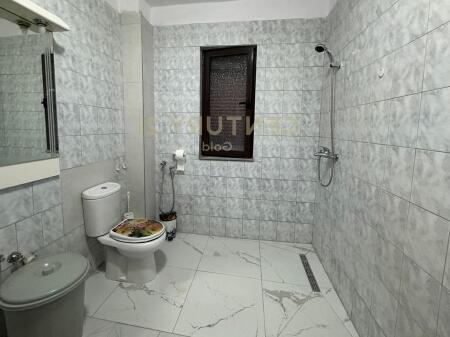 Jepet me qira apartamenti 2+1 ne zonen e Laprakes.