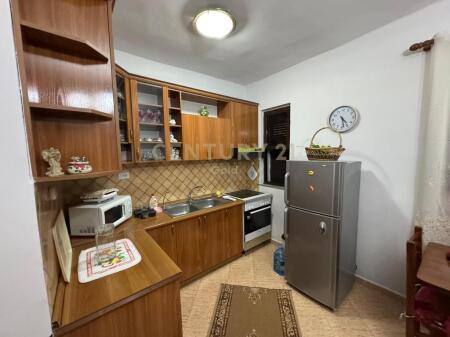 Jepet me qira apartament 2+1 ne Laprake !