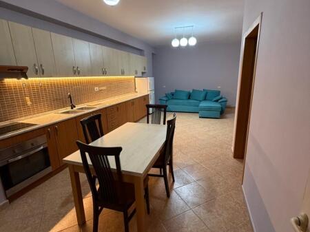 Brryl, jepet me qira apartament 2+1!