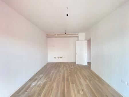 2+1 apartment for rent at Garden Building, Kavaja Street!