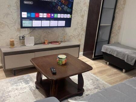 Apartament 1+1 me qera tek Komuna e Parisit