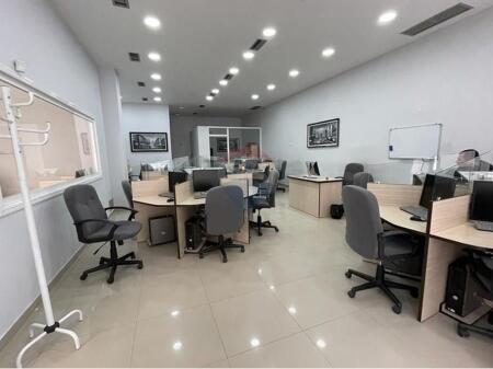 Zyre per qira prane Pazarit te Ri!