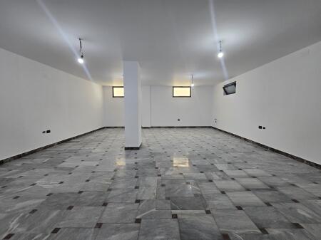 *Ambient Komercial me Qira Ne Bllok  200m2 3,000€*