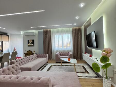 Shitet Apartament 2+1