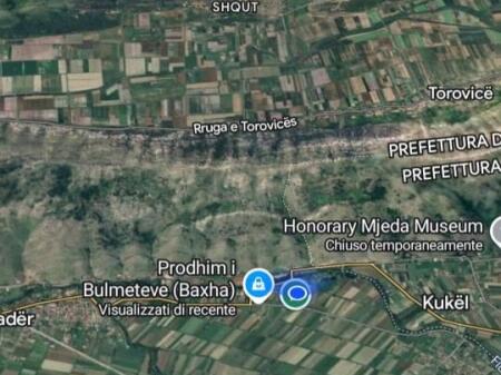 Shtepi private dhe toke në shitje Lezhë