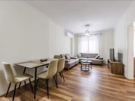 Jepet apartament me qera 2+1