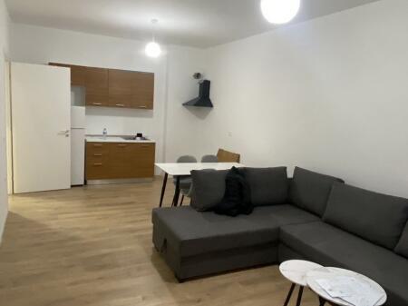 🏡 Apartment 2+1 for rent – Paskuqan  📐 Area: 94 m² 🏢 Floor: 2 (with elevator) 🛋️ Condition: Furnished 🏗️ Construction: Lita Konstruksion  💰 Price: 45,000 lek / month