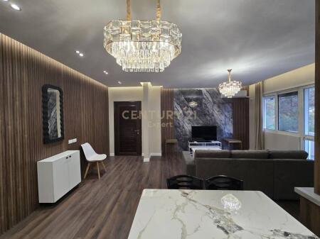 Apartament 2+1+2 per shitje te Kopshti Botanik!