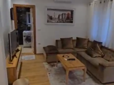 Apartament 2+1, Don Bosko