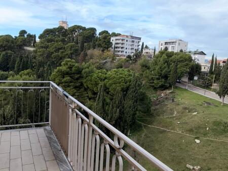 🏡 Qera 2+1 me 3 ballkone + Dhome ndihmse 📍VILA ZOGUT ,Durres  📲