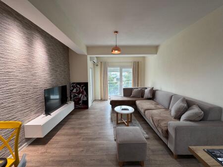 Jepet apartament me qera 1+1 totalisht i investuar lagja 1 durres