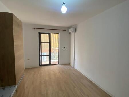 APARTAMENT ME QERA 2+1 5 MAJI 650 EURO