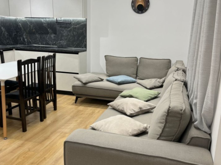 Jepet me qira 2+1+parkim FUSHA E AVIACIONIT 750€