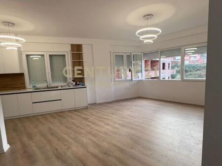 ✨ Apartament 2+1+2 në Kopshtin Botanik – ambient i qetë, pjesërisht i mobiluar 🏡