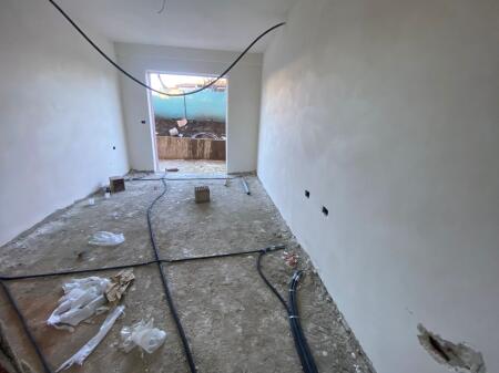 Appartamento 2+1+2 bagni+veranda in vendita a Paskuqan presso Shehu Residence