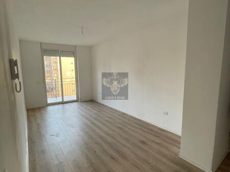 🏡 SHITET APARTAMENT 2+1+2 – PLAZH ILIRIA