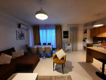 Jepet apartament me qera 2+1+2 me pamje deti lagja 1 durres