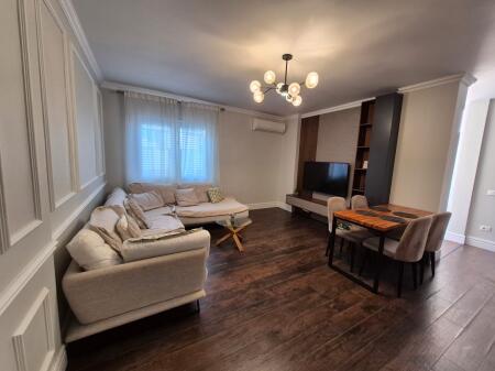 Jepet apartament me qera 1+1 modern  prane detit lagja 13 durres