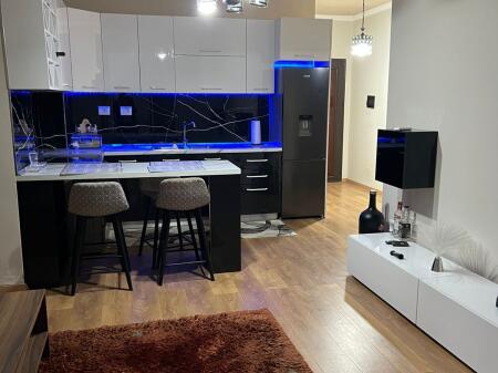 Jepet apartament me qera 1+1