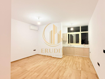 Vendesi in vendita appartamento 2+1 Quartiere Apollonia, Fier