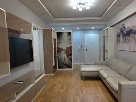 Qera,Apartament 1+1 tek Ish Parku i Autobuzave, Tirane.