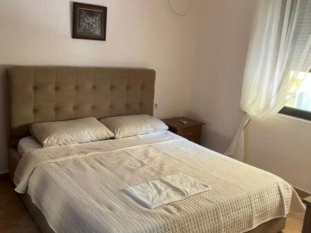 Girl wanted to share rent house in Center