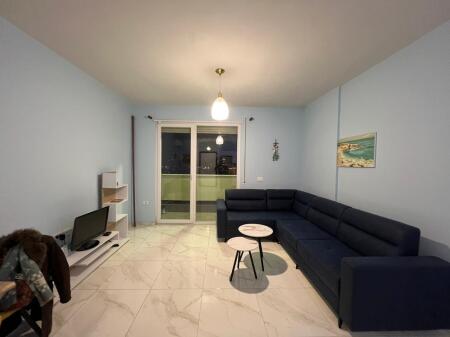 📣 QERA SUPER Apartament 1+1 📍 Golden Park Residence, Perballe Spitalit Amerikan 3 ✨   🏢 Ndertim i Ri  🪜 Kati 8 (Me Ashensor)  🛋️ Mobiluar Me Kushte Bashkekohore   💶 Cmimi 45.000 Leke/Muaj