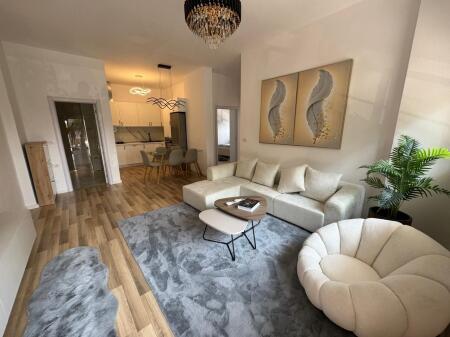 Jepet apartament me qera 2+1 plazh lagja 13 durres