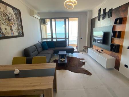 Jepet apartament me qera 1+1 me pamje fantastike nga deti