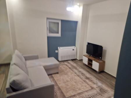 Jepet  me qera  apartament  2+1(Rruga Reshit Petrela))