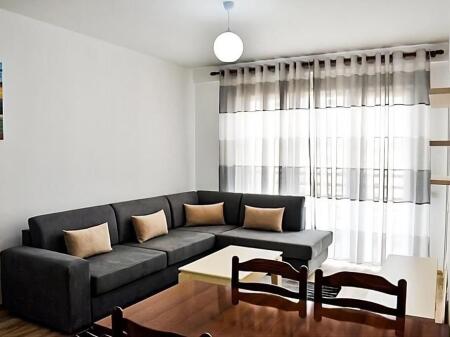 Jepet Me Qera Apartament 1+1+1 Ballkon