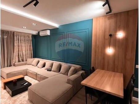 Apartament ne shitje te Bulevardi i ri te stacioni i Trenit.