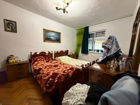 SHITET APARTAMENT 2+1+2 AFER BULEVARD ZOGU 1