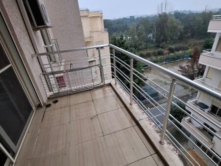 jepet me qera 2+1 tek shkembi i kavajes