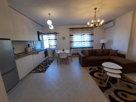 Jepet apartament me qera 1+1 vollga