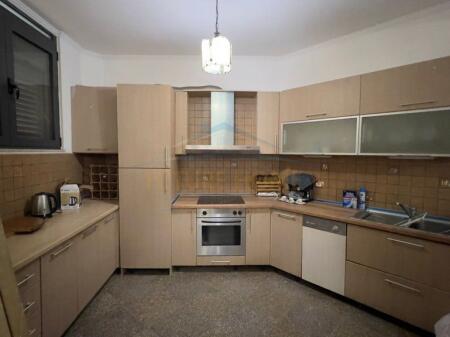 Qera, Vilë, Banim/Zyra Rruga Kadri Kërciku, Tiranë