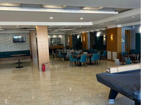 Luxury hotel with 5 floors & pool in Vaqarr – For rent 13,000 € /month