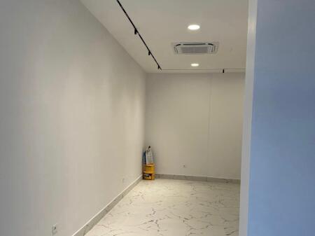 🏬 Dyqan me Qira – Rruga Mine Peza | Pranë Qendrës