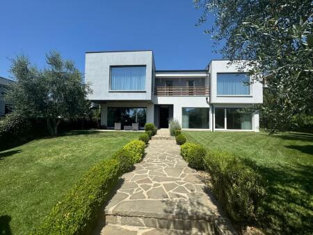 Villa with private yard for RENT in private residence - TEG area