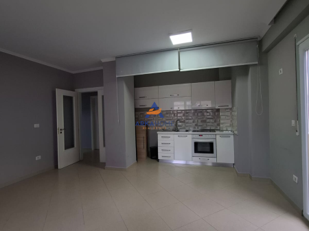 AFFITTASI APPARTAMENTO 2+1+BALCONE "VIA JORENIM DE RADA VICINO AL CENTRO TOPTANI" 80000 LEKE