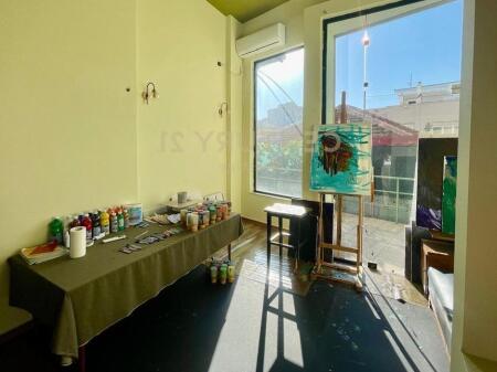 AMBIENT KOMERCIAL NE SHITJE, VENDOSUR PRANE QYTETIT STUDENTI, TIRANE