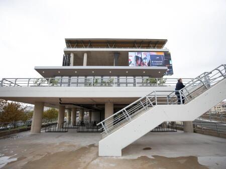 SHITET SUPER APARTAMENT 2+1, PRANE UJESJLLESIT DURRES