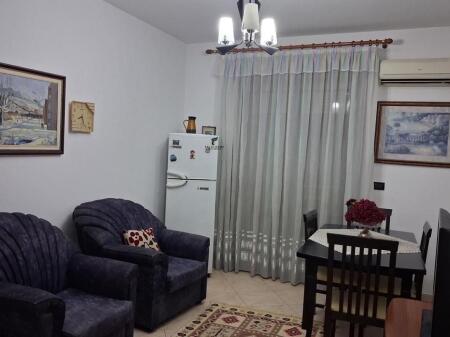 APARTAMENT ME QERA 1+1 QENDER 70.000 LEKE