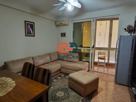 Tek 21-Dhjetori, Shitet Apartament 1+1 Me Planimteri Te Rregullt!!