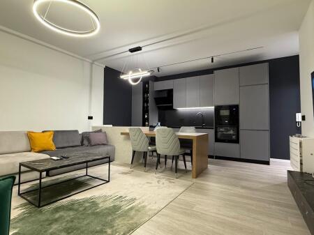 Qira apartament 1+1 me Post Parkimi i sapomobiluar , fundi Bulevardi i Ri !!