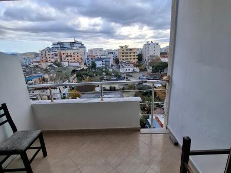 Jepet apartament me qera 1+1