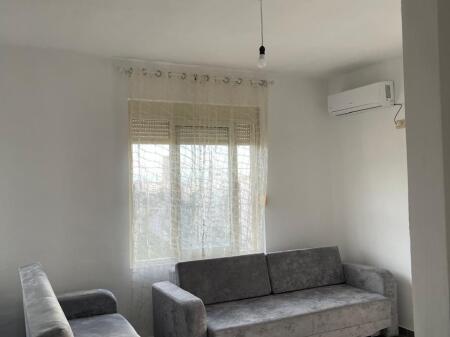 Jepet apartament me qera 1+1