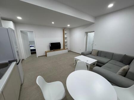 Super apartament me qira 10 minuta nga Spitali Amerikan 3